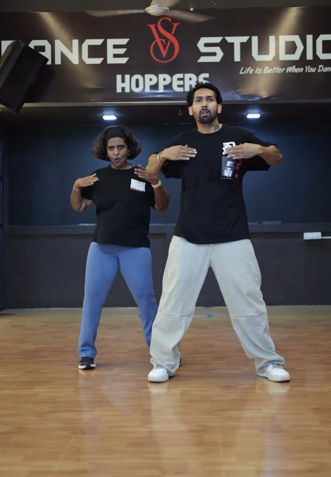 CONTEMPORARY SOLO hover